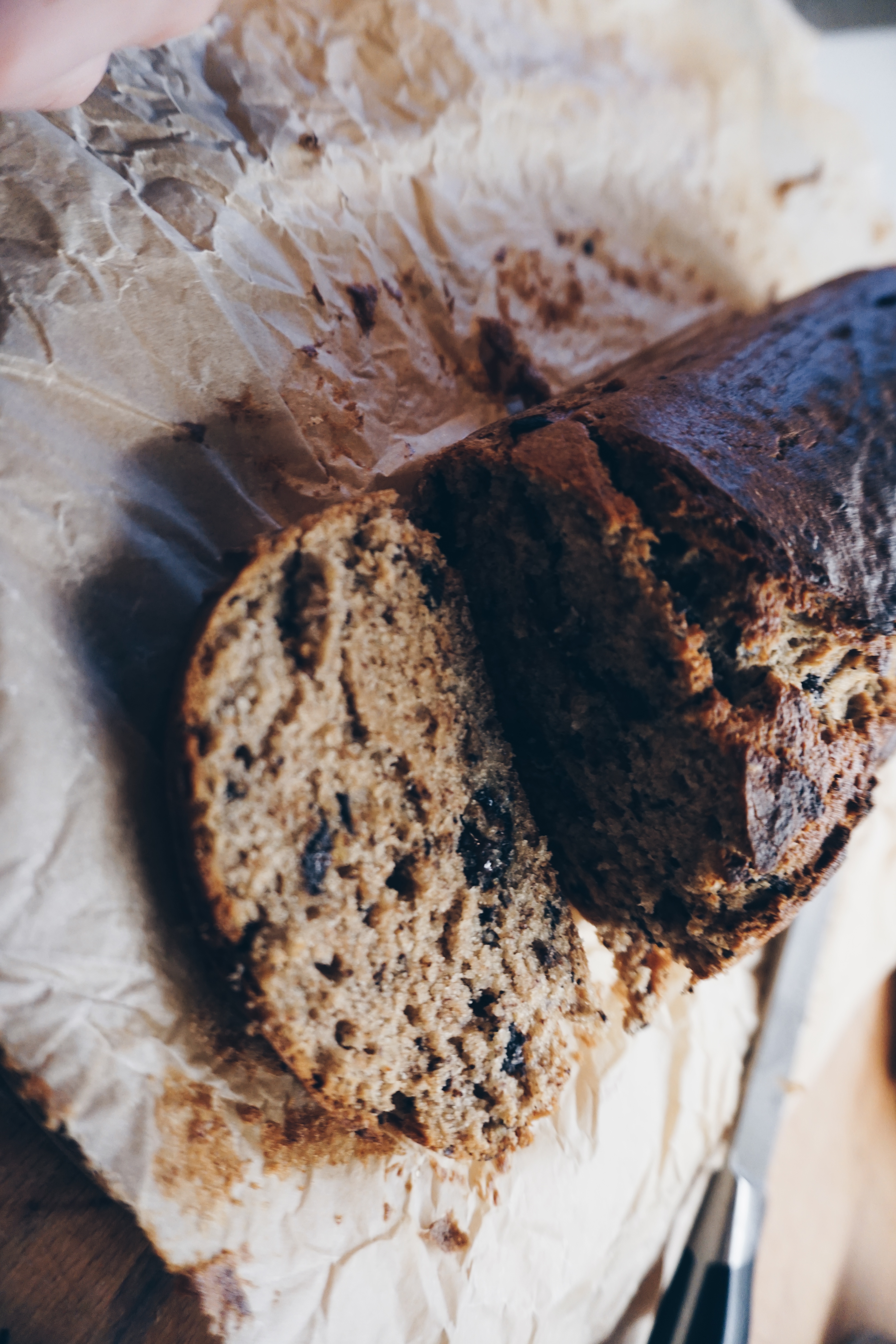 Zucker Buttergemisch mit gemanschter Banane in Schüssel